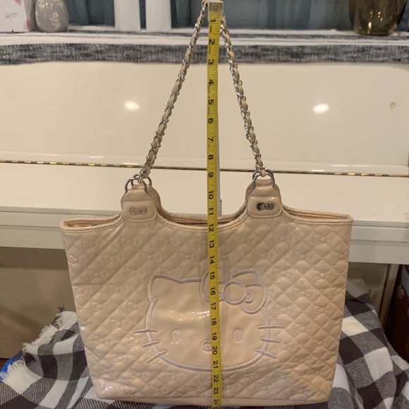 Hello Kitty Quilted Shoulder Bag - Picture 8 of 12